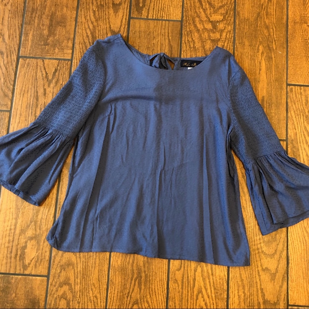 Francesca’s Bell sleeved blouse